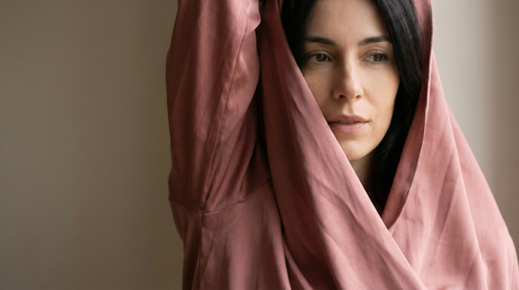 capsule-spring-wardrobe-muted-pink-silk-blouse-spring-outfits